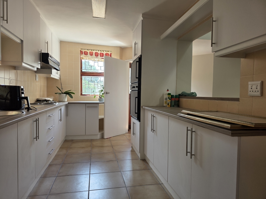 5 Bedroom Property for Sale in Bayview Western Cape